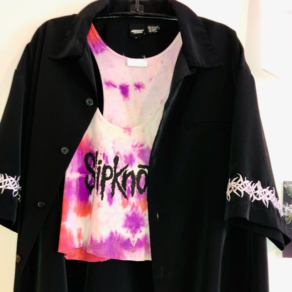 Y2K Tribal Button Up 🖤 - Picture 2 of 3